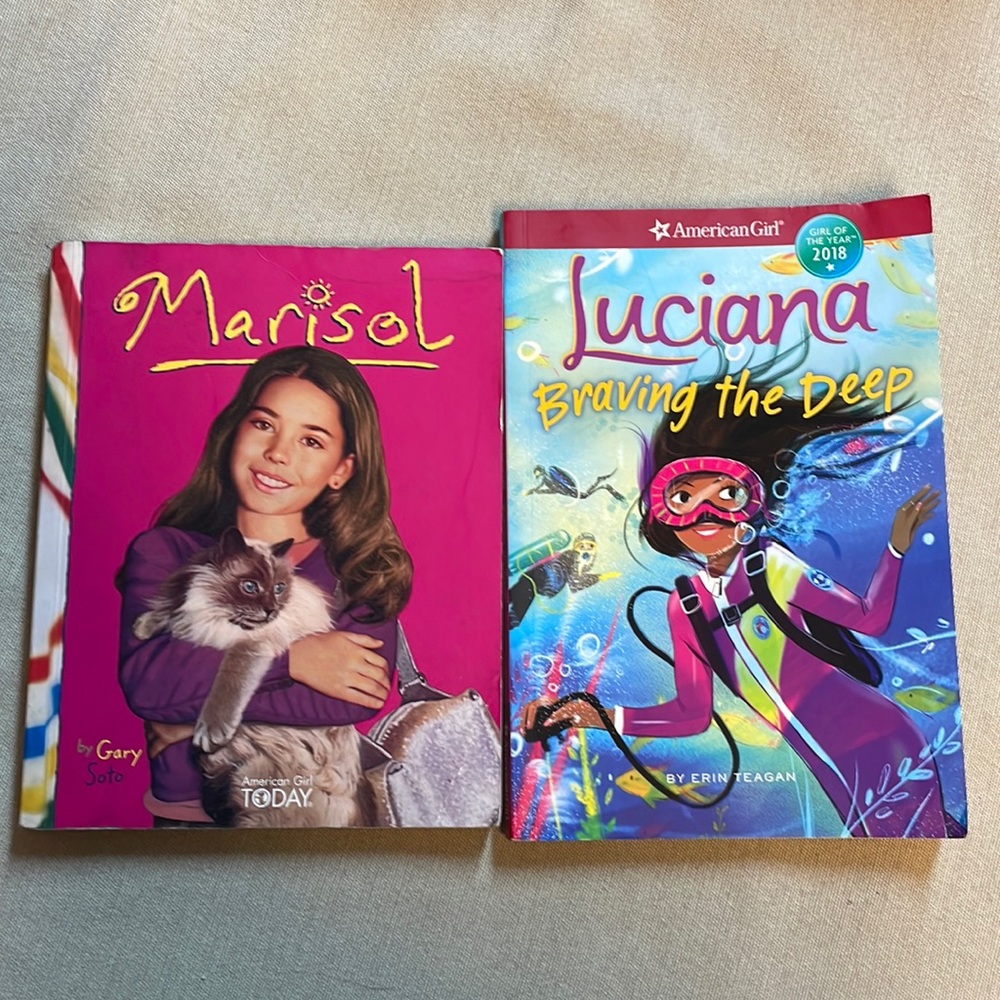 📚2/$6  2-Book Bundle American Girl Series